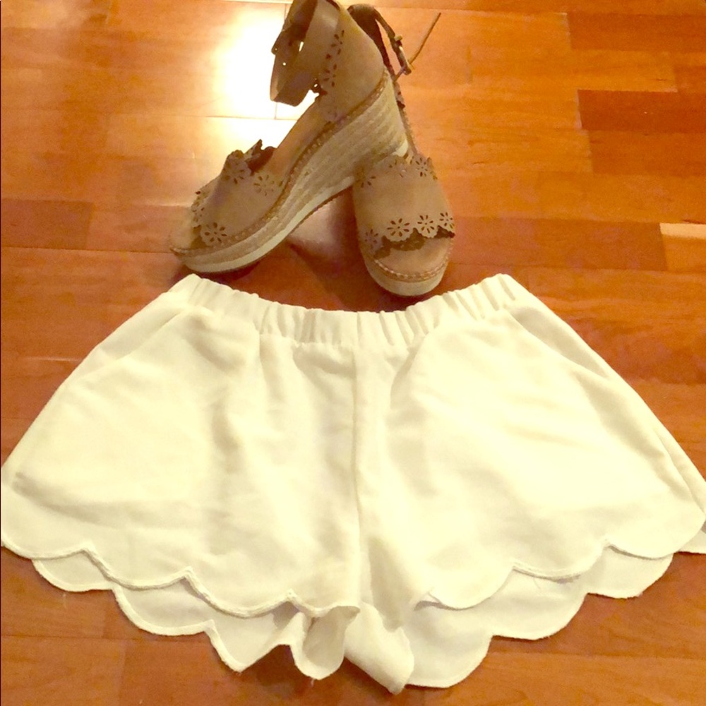 Scalloped white shorts
